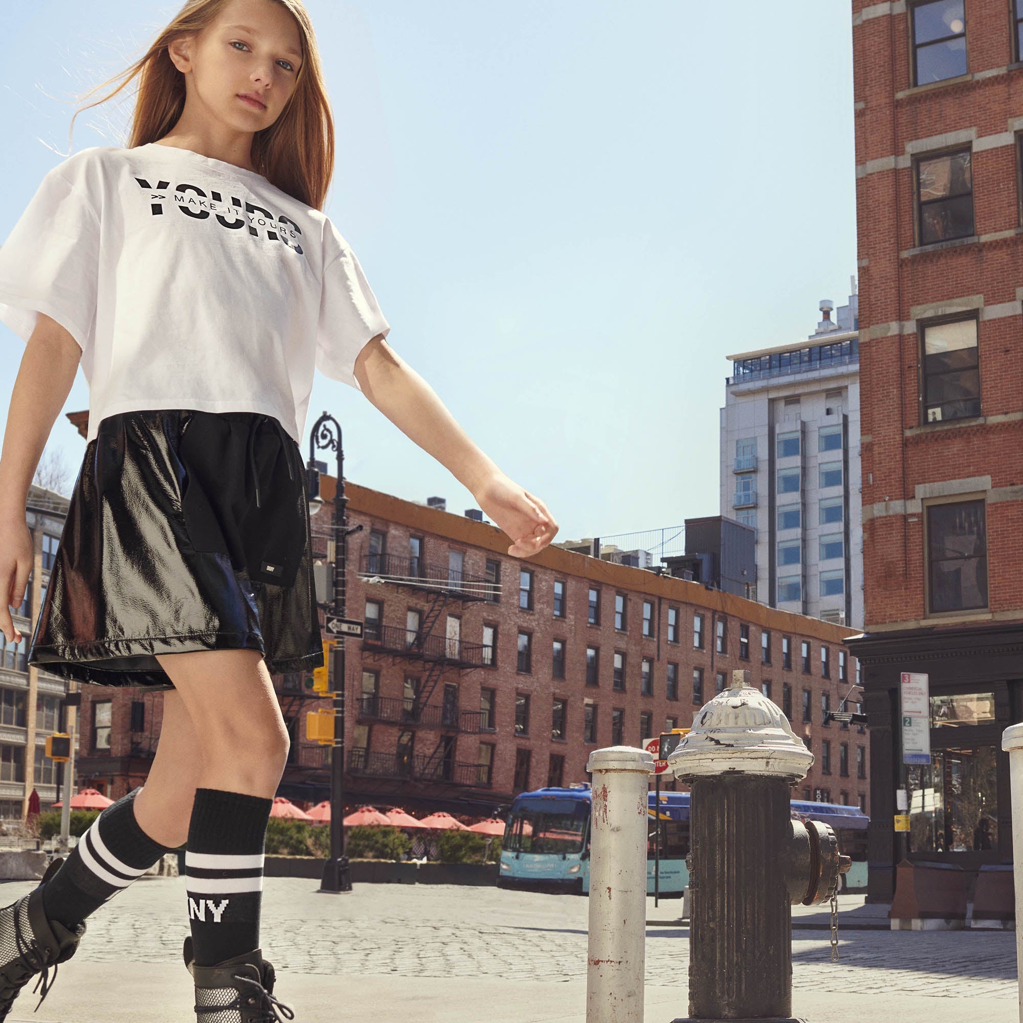 DKNY SHINY BLACK SKIRT