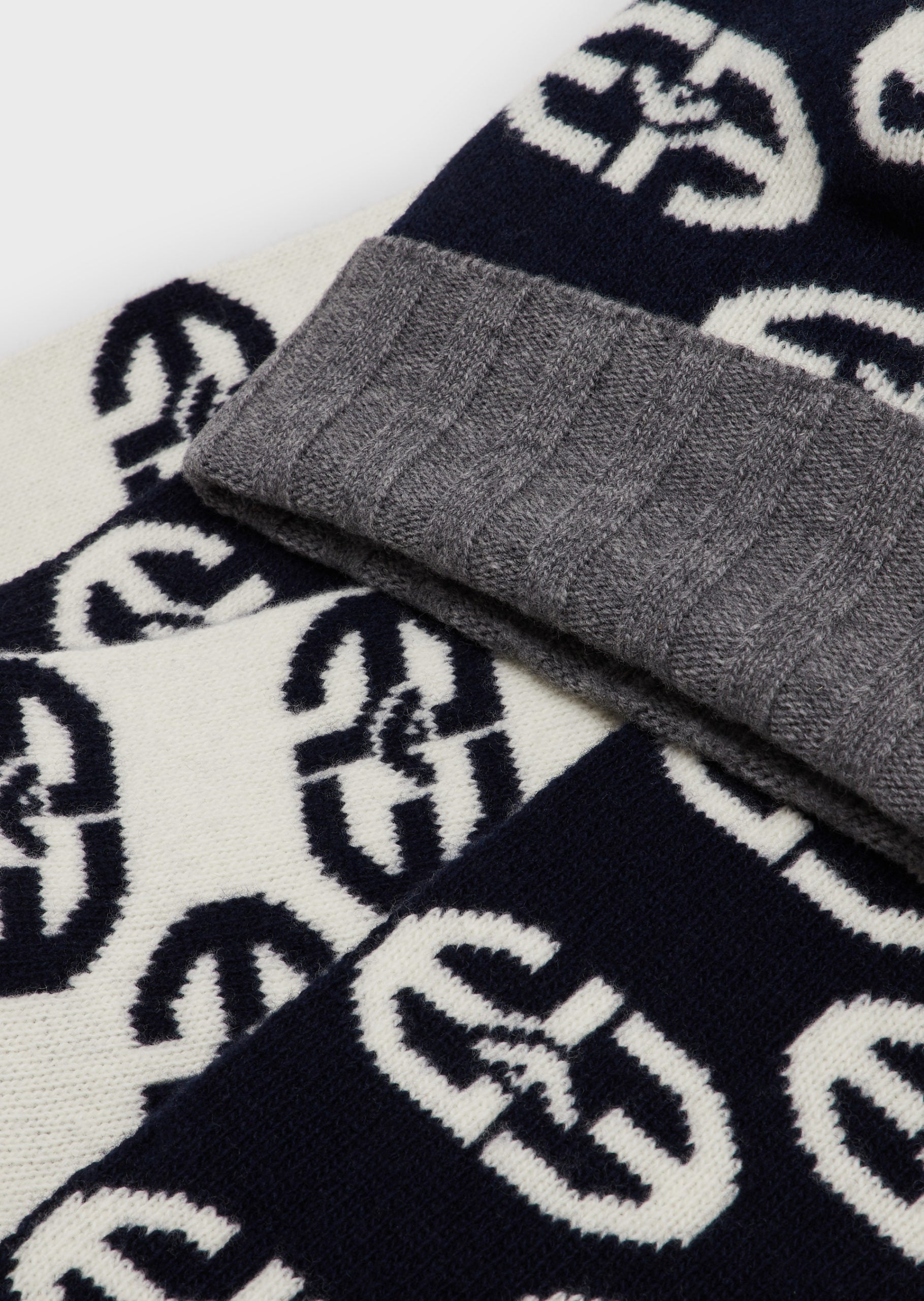 EMPORIO ARMANI Toddler Wool scarf-and-beanie set with R-EAcreate logo