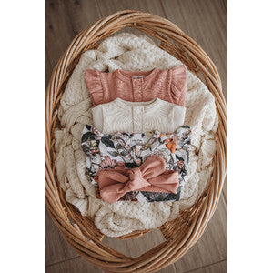 Snuggle Rose Chestnut Topknot